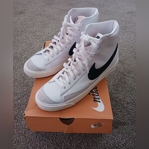 Nike Men’s Blazer Mid 77 VNTG White High-Top Sneakers with Black Swoosh